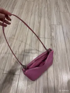 Сумка Bershka розовая