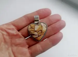 Кулон Сердце с муакаитом.