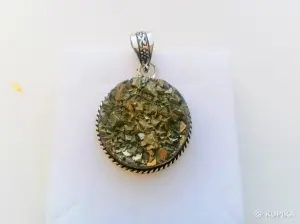 Кулон с друзой апачского пирита.