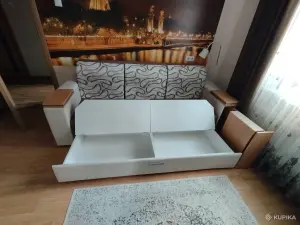 Диван