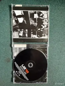 Компакт-диск U2 - 18 Singles CD Фирменный