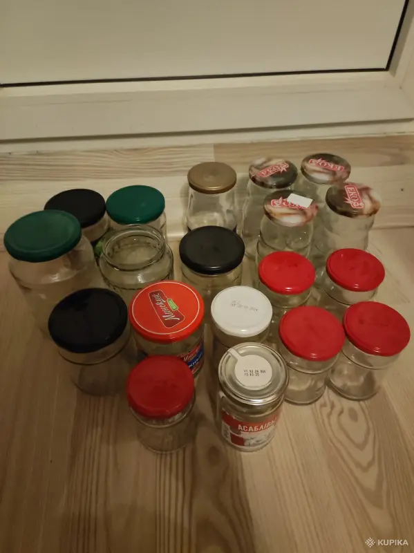 Банки очень много разных с крышками,на фотографии не все.  Меньше 0.5, 0.5, 0.75, 3л. От 0.25 копеек и выше. Возможно доставка по Минску (+3руб). - Узда - 260770 - Доска объявлений Kupika.by - Фото 2