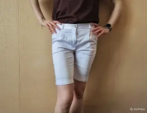 Белые атласные шорты