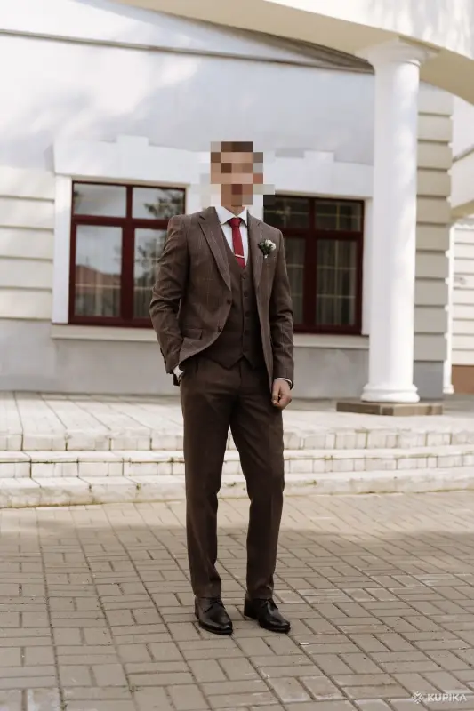 Костюм