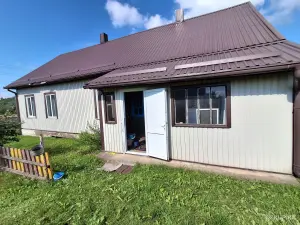 Большой теплый жилой дом в начале Налибокской пущи - д Янковичи Столбцовского р-на 80 км от МКАД.Маршрутка из Минска