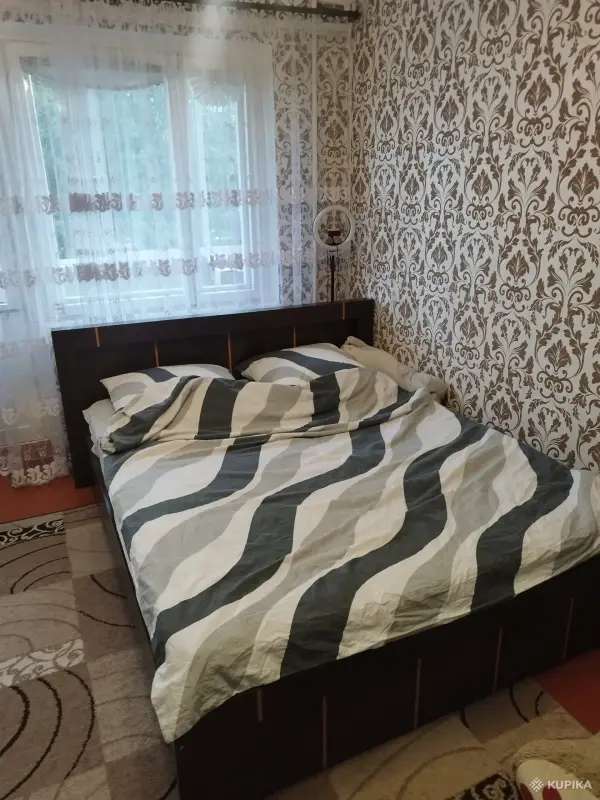 Кровать