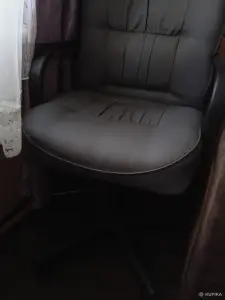Офисное кресло