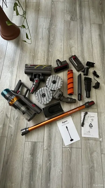 Моющий пылесос Dyson