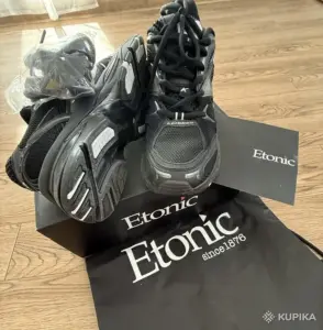 Кроссовки черные ETONIC