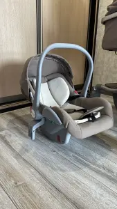 Детская коляска 3 в1