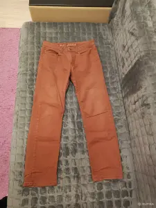 Мужские разные джинсы