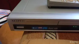 Dvd плеер Samsung dvd-e235, пульт, провода, читает cd, dvd диски