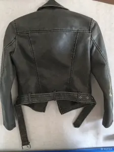 Куртка кожаная новая