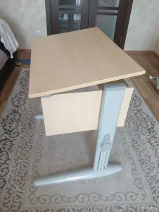 Школьная парта