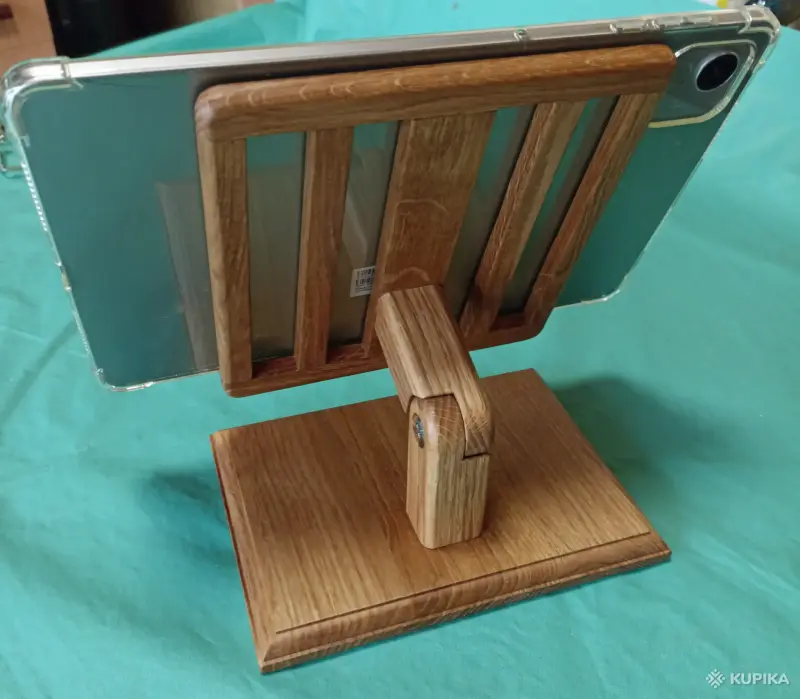 Подставка под планшет, IPad из дуба.