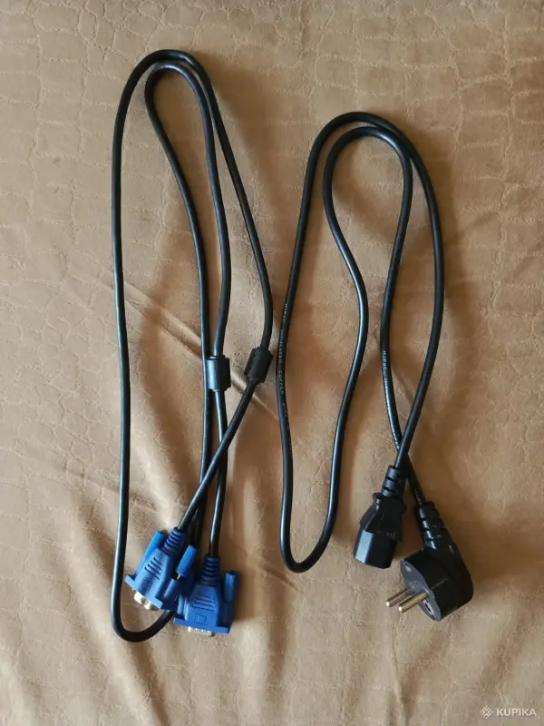 Кабель питания и кабель VGA/VGA