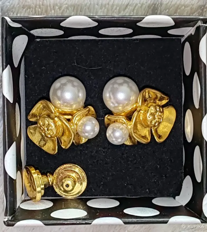 Женские аксессуары - Позолоченные винтажные серьги-пусеты Tory Burch - Вся Беларусь - Фото 2 Позолоченные винтажные серьги-пусеты Tory Burch - Вся Беларусь - 262515 - Доска объявлений Kupika.by - Фото 2