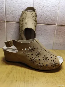Босоножки женские