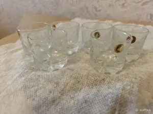 Стаканы, бокалы, рюмки
