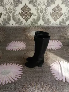Женские сапоги