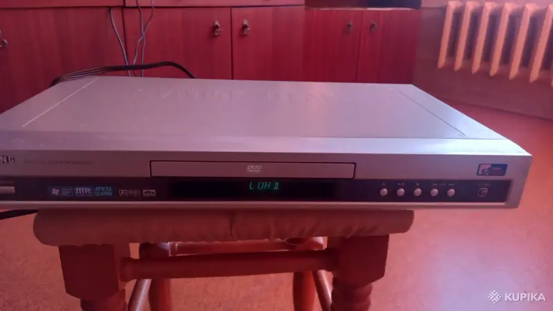 Dvd плеер Lg dv468, пульт, провода scart, читает dvd, cd диски