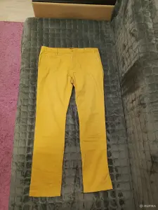 Мужские разные джинсы
