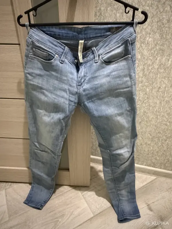 Джинсы