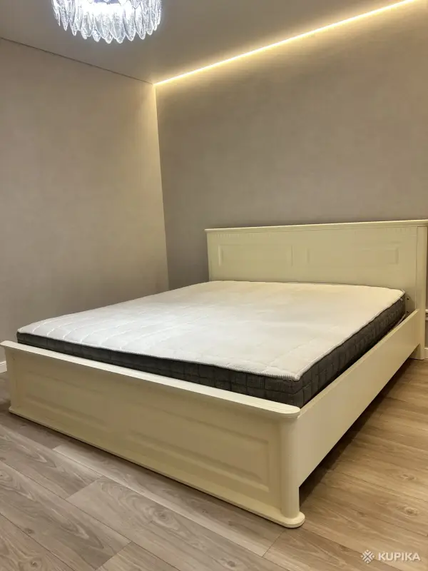 Кровать