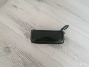 Футляр для очков черный.