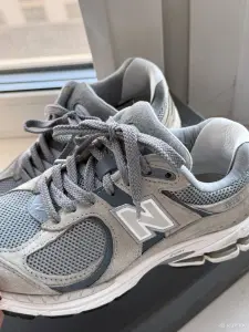 Кроссовки New Balance 2002R