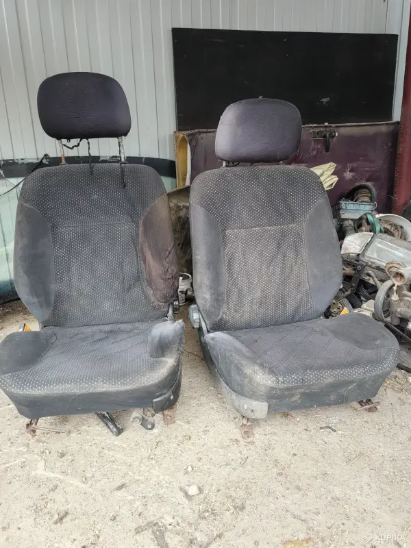 Сидение в авто Opel Vector A