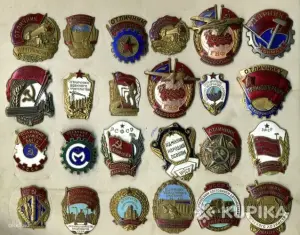 Куплю статуэтки, значки, часы и прочее