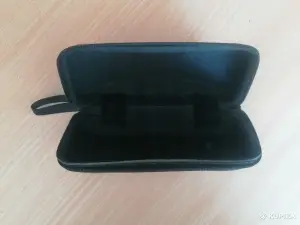 Футляр для очков черный.