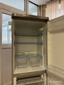 Холодильник Indesit
