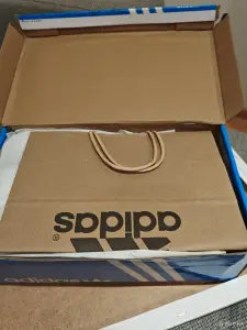 Кроссовки