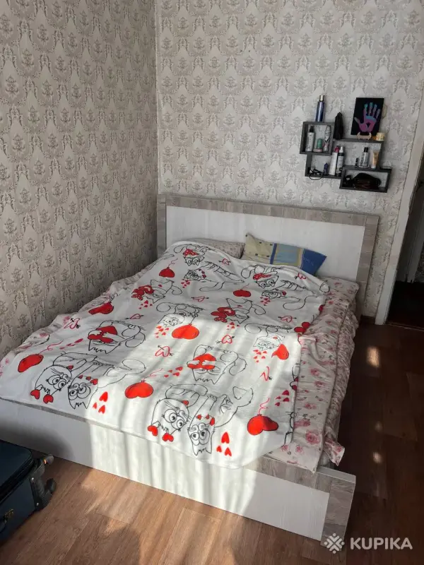 Кровать