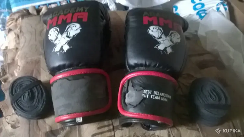 Перчатки для Бокса и Единоборств MMA с бинтами