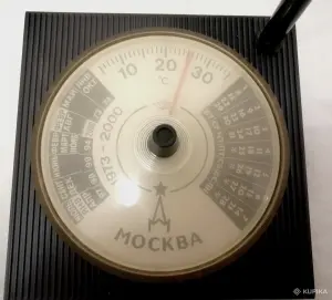 Термометр настольный "МОСКВА", с календарем и подставкой для ручки