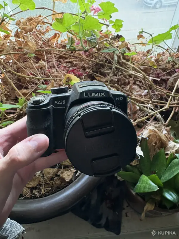 Цифровой фотоаппарат Panasonic Lumix DMC-FZ38